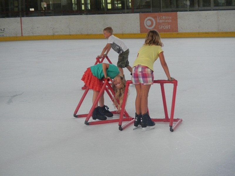 Village Camps International Summer Camp Leysin, Switzerland 2025-08-09 https://www.villagecamps.com/journals_admin/images/697-12-ice skating (46).jpg